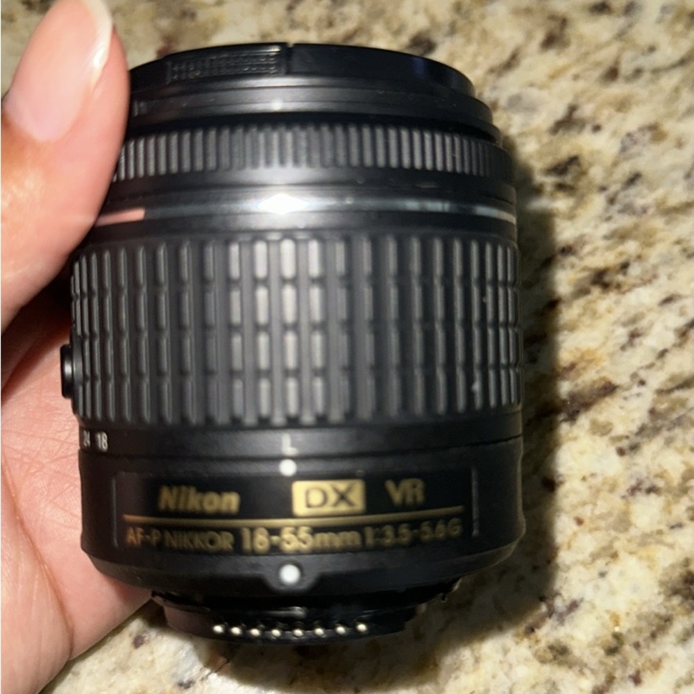 Nikon DX VR Black Lens